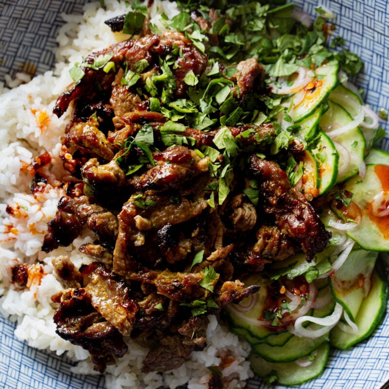 A picture of Garlic and Black Pepper Beef Skewers