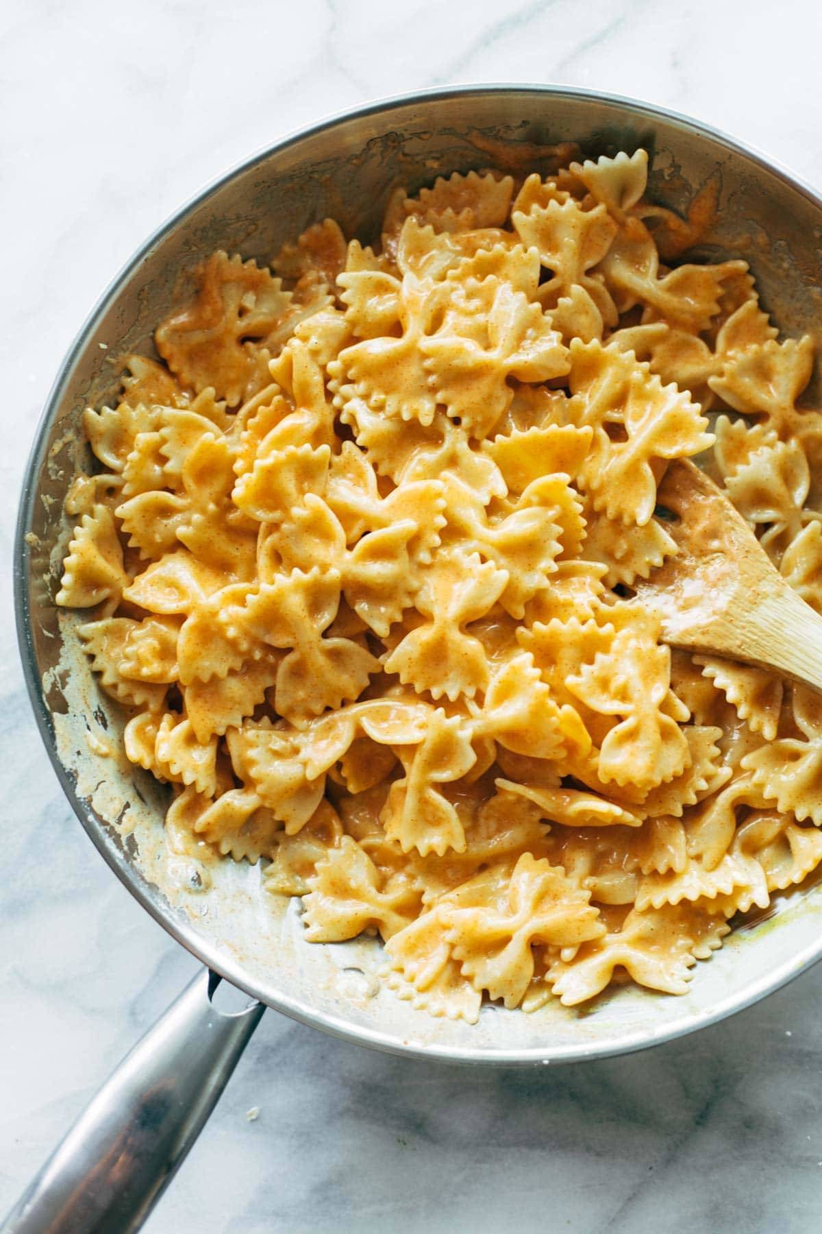 Paprika pasta in a pan.